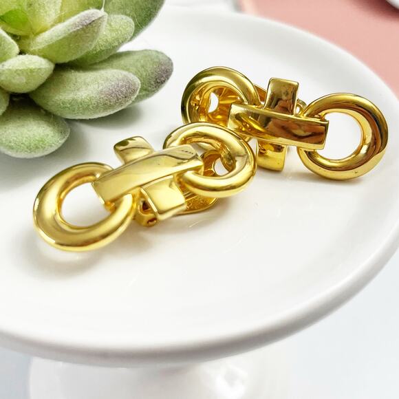 Vintage Givenchy Gold X and O Clip Earrings - Picture 2 of 8